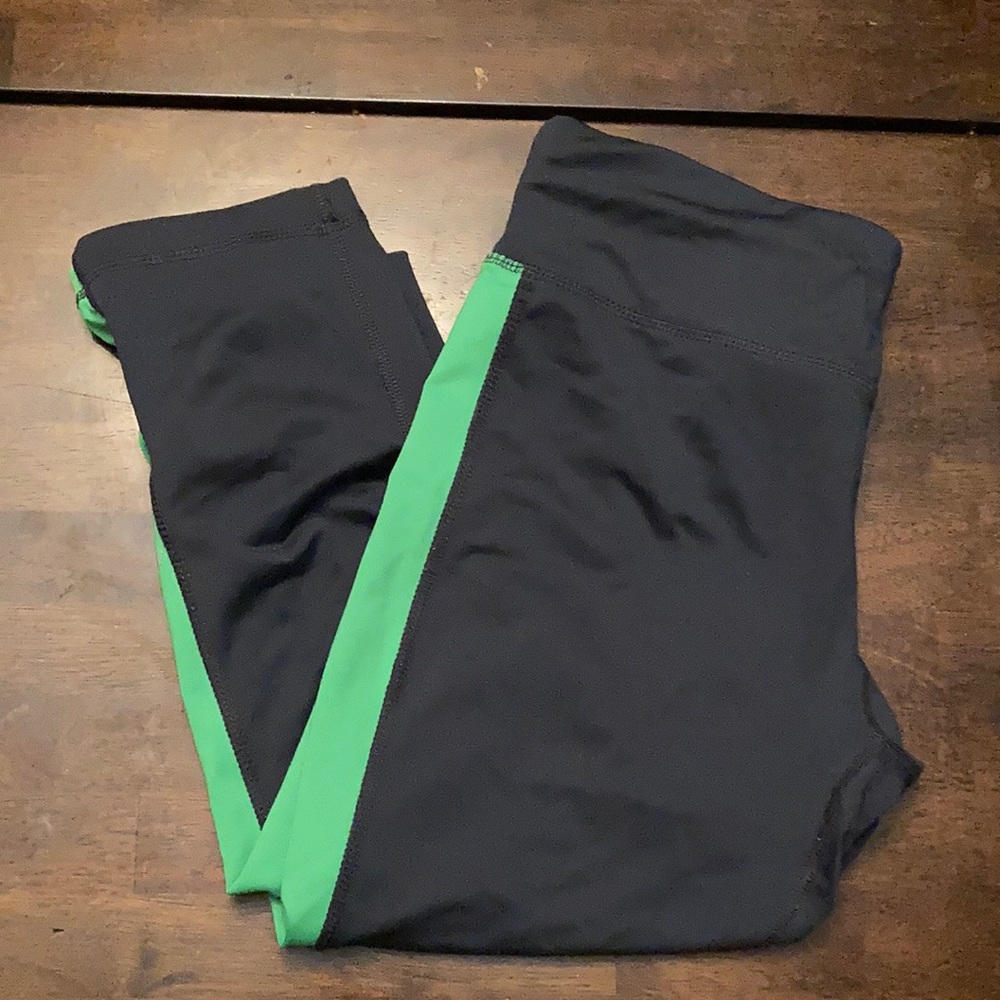 Capri length athletic tights